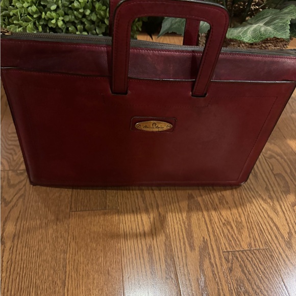 Etienne Aigner Vintage Burgundy Leather Briefcase - Picture 9 of 10